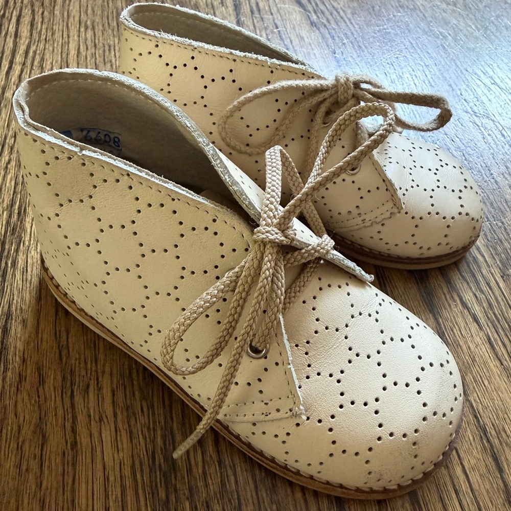 Kids Mon Petit Perforated Lace-Up Boots size 7